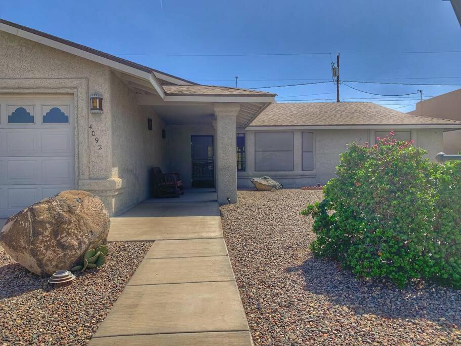 Desert Getaway - Centrally Located, Trail Access Steps Away! Lake Havasu City Eksteriør billede