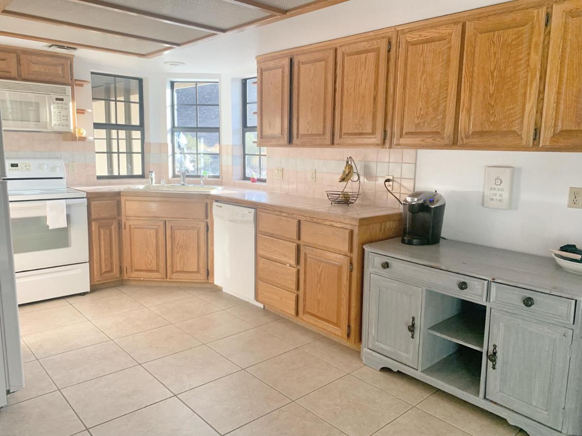 Desert Getaway - Centrally Located, Trail Access Steps Away! Lake Havasu City Eksteriør billede
