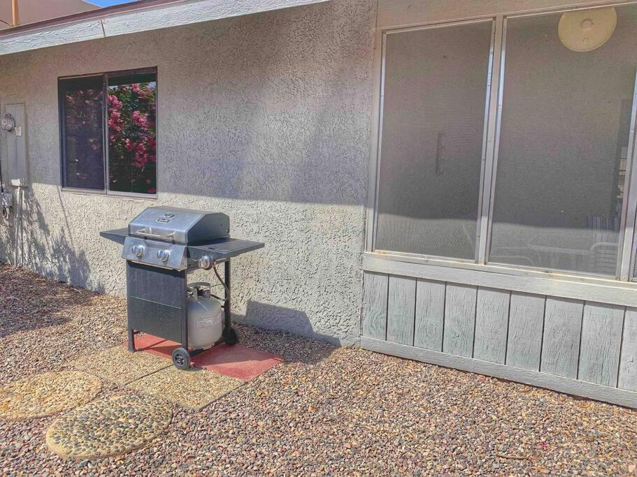 Desert Getaway - Centrally Located, Trail Access Steps Away! Lake Havasu City Eksteriør billede